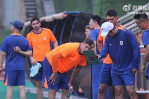 山东泰山官方晒训练视频,球员已在韩鹏教练组带领下进行训练